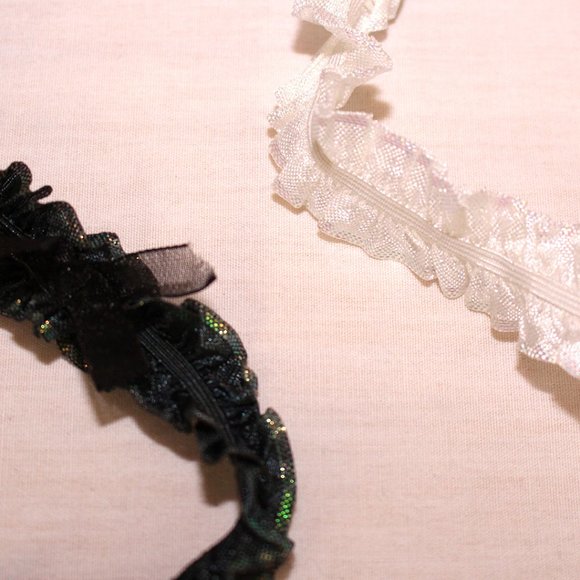 Set of 2 lace chokers - Free with any purchase - Picture 5 of 7